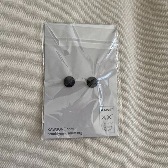 NEW KAWS What Party x Brooklyn Museum Tote and Pin - Picture 7 of 7